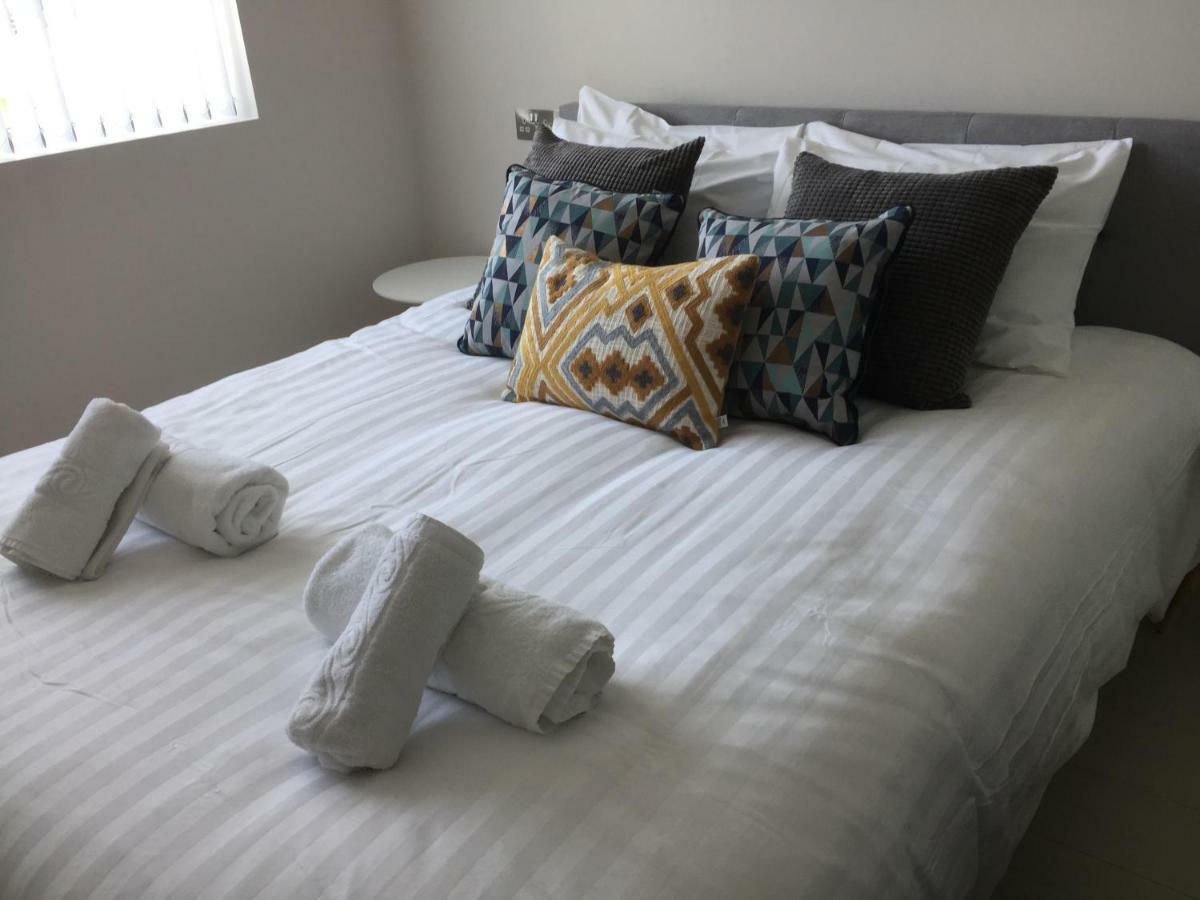 Saltwater Suites At Fistral New Quay Eksteriør billede