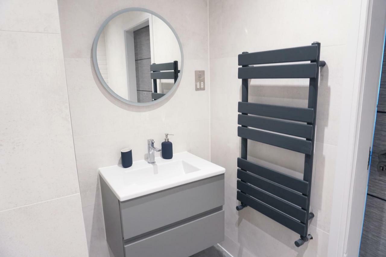 Saltwater Suites At Fistral New Quay Eksteriør billede