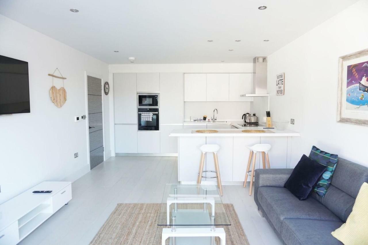 Saltwater Suites At Fistral New Quay Eksteriør billede